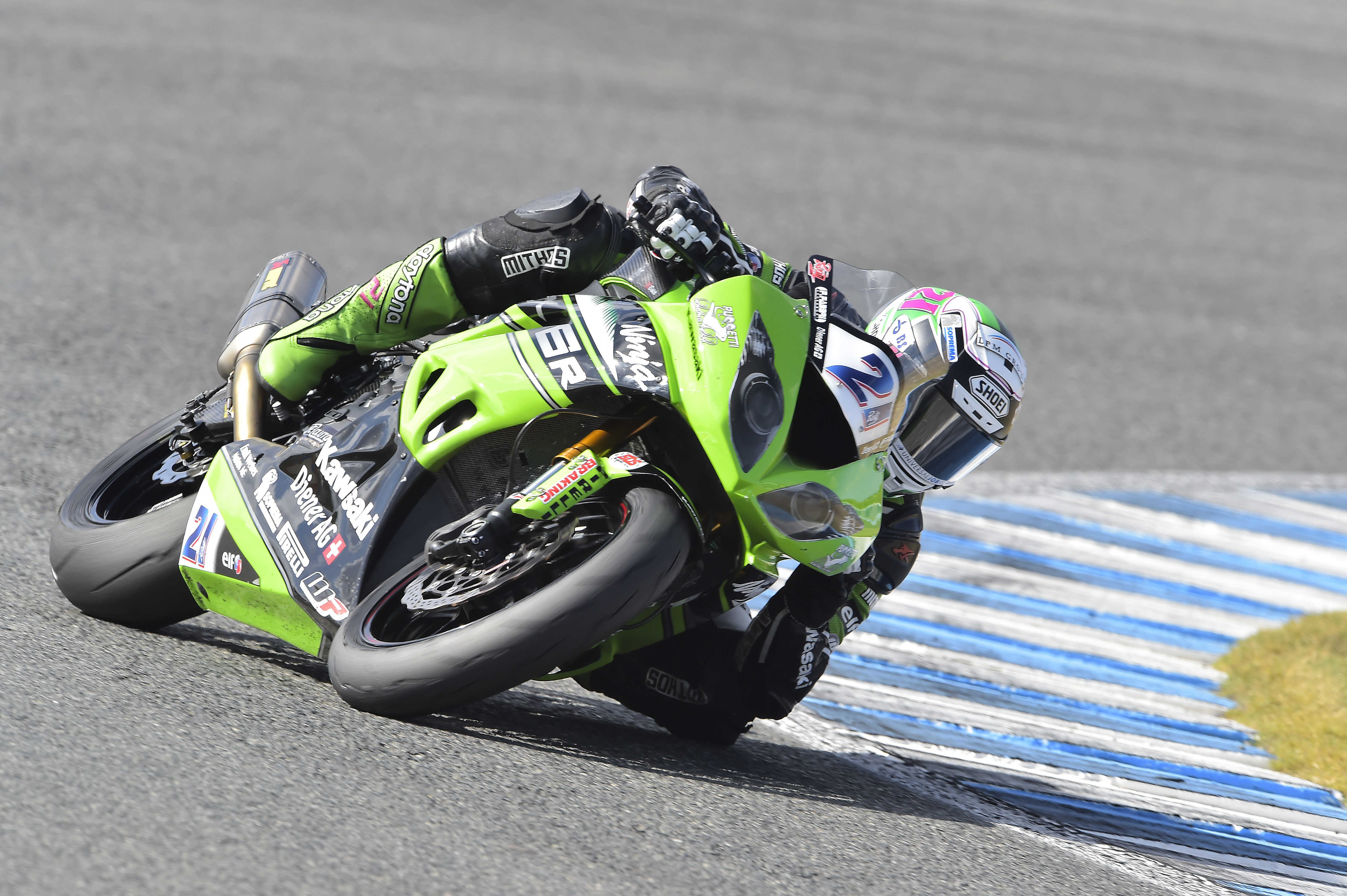 Supersport motorcycle racing on circuit